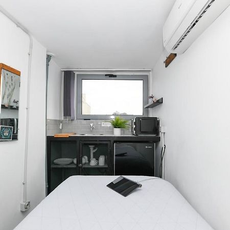 Monastiraki City Sleepbox- Unspoiled Athens Apartments Buitenkant foto